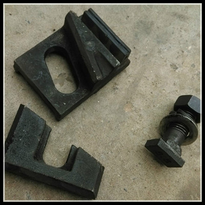 CGTK可调式焊接压板 船舶港口码头船坞行吊轨道固定压轨器——永年县北界河店的专业制造